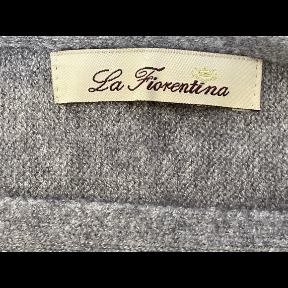 La Fiorentina Wrap/Poncho - Picture 3 of 9